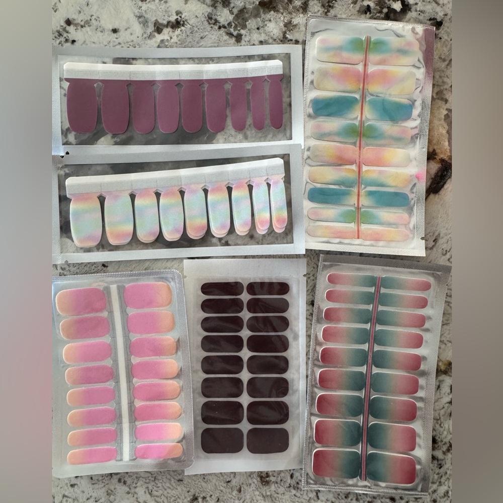 Mix of Peel & Stick Nail Wraps - Pastel Ombre & Solid Plum